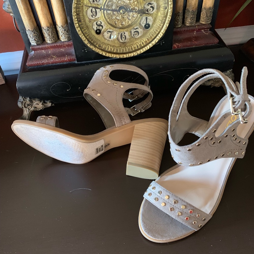 Heels - Picture 6 of 6